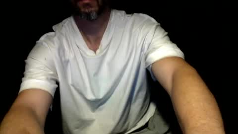 Snapshot of lujara chatting on 04.20.26 Lu online show from 04.20.26