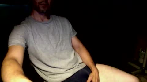 Snapshot of lujara chatting on 04.25.26 Lu online show from 04.25.26