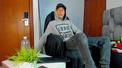 lujuriau_u online show from 10.04.25