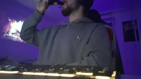 lukasschoetz online show from 11.23.25