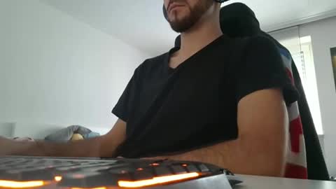 lukasschoetz online show from 12.04.25