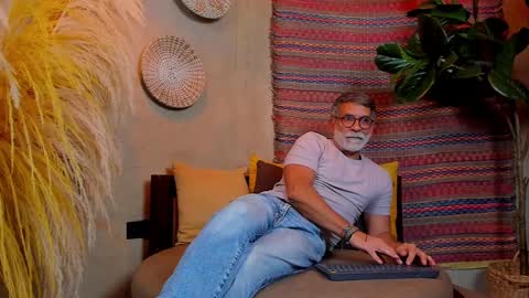 Luke Crews online show from 03.01.25