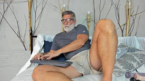 Luke Crews online show from 04.06.26