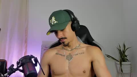 Snapshot of lukeetaylor_ chatting on 06.19.26 Luke Taylor online show from 06.19.26