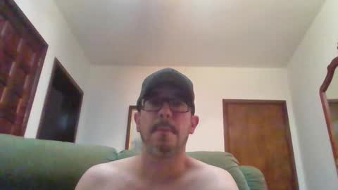 Snapshot of lukz88bigcock chatting on 12.20.24 Luke online show from 12.20.24