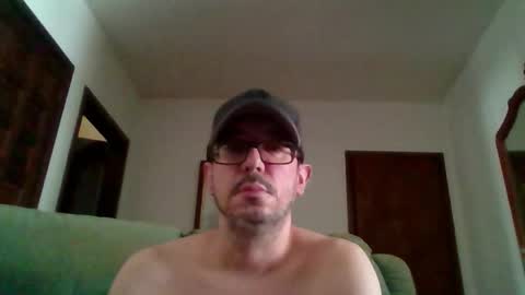 Snapshot of lukz88bigcock chatting on 12.20.24 Luke online show from 12.20.24