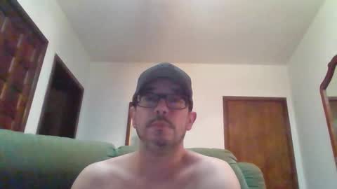 Snapshot of lukz88bigcock chatting on 12.21.24 Luke online show from 12.21.24