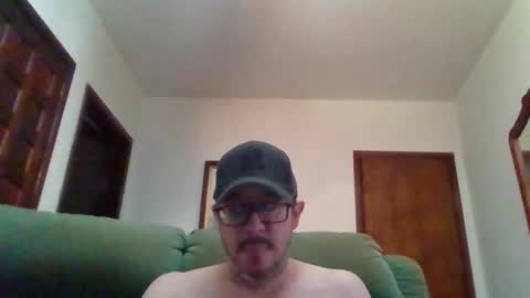 Snapshot of lukz88bigcock chatting on 12.21.24 Luke online show from 12.21.24