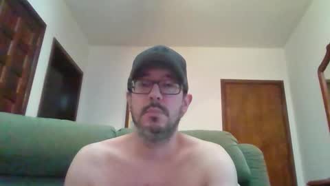 Snapshot of lukz88bigcock chatting on 01.03.25 Luke online show from 01.03.25