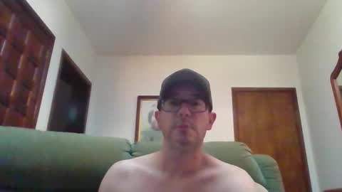 Snapshot of lukz88bigcock chatting on 01.24.25 Luke online show from 01.24.25