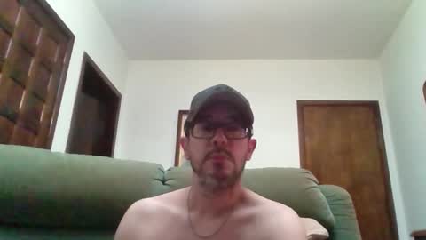 Snapshot of lukz88bigcock chatting on 02.08.25 Luke online show from 02.08.25