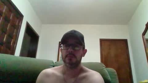 Snapshot of lukz88bigcock chatting on 02.10.25 Luke online show from 02.10.25
