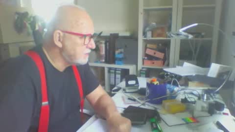 Snapshot of luley58 chatting on 05.18.26 luley58 online show from 05.18.26