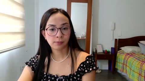 Snapshot of lulibee_ chatting on 03.27.26 Luli online show from 03.27.26