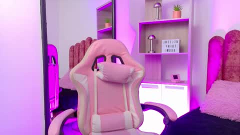 Cookie  online show from 12.15.25