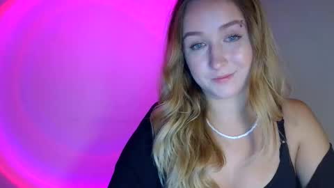 Snapshot of lulu_baby1 chatting on 09.10.25 Lulu Baby18 online show from 09.10.25