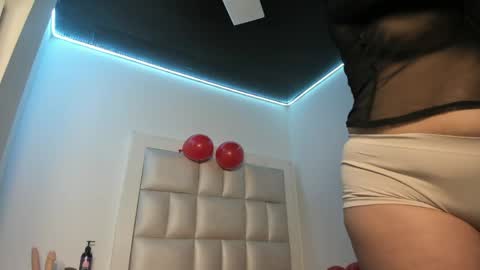 Snapshot of lulu_js_ chatting on 05.24.26 elizabeth online show from 05.24.26