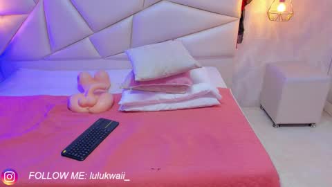Snapshot of lulu_kawai chatting on 10.18.25 lulu online show from 10.18.25