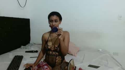 Snapshot of lulu_liz chatting on 10.04.25 LULU LIZ online show from 10.04.25