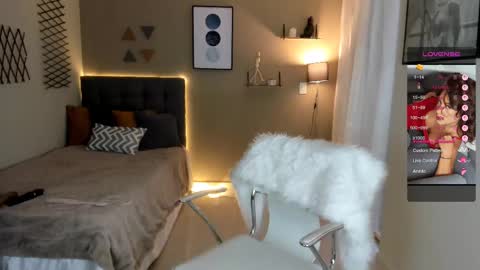 Snapshot of lulu_lopez chatting on 03.09.25 Lau online show from 03.09.25