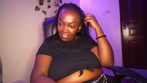 Snapshot of lulu_sparks1 chatting on 09.24.25 lulu_sparks1 online show from 09.24.25