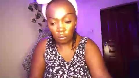 Snapshot of lulu_sparks1 chatting on 09.25.25 lulu_sparks1 online show from 09.25.25
