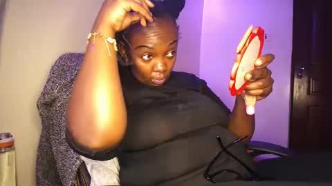 Snapshot of lulu_sparks1 chatting on 10.17.25 lulu_sparks1 online show from 10.17.25
