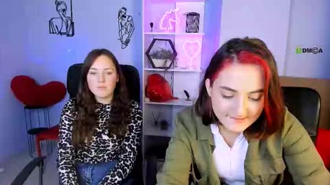 Snapshot of lumera_gentle chatting on 12.17.25 lumera_gentle online show from 12.17.25