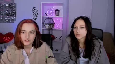 Snapshot of lumera_gentle chatting on 12.21.25 lumera_gentle online show from 12.21.25