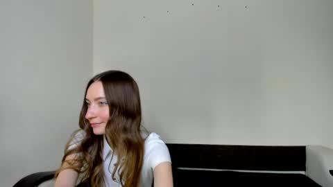Snapshot of luminaya chatting on 06.20.26 Naya online show from 06.20.26
