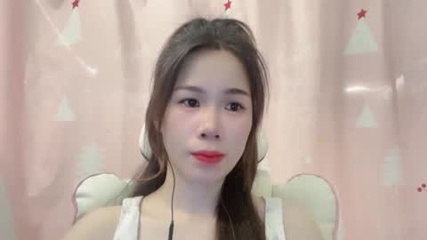 Snapshot of luna4739 chatting on 05.18.26 Luna online show from 05.18.26