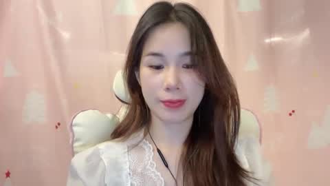 Snapshot of luna4739 chatting on 05.18.26 Luna online show from 05.18.26