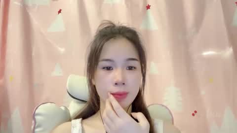 Snapshot of luna4739 chatting on 05.19.26 Luna online show from 05.19.26
