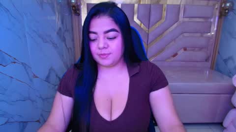 Snapshot of luna__r_ chatting on 04.22.26 Luna online show from 04.22.26