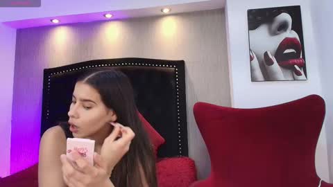 Luna And Titan  online show from 12.19.25