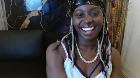 luna_bella882689 online show from 05.18.26