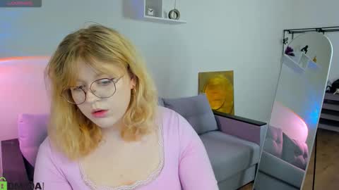 Snapshot of luna_c0ra chatting on 02.10.26 luna online show from 02.10.26