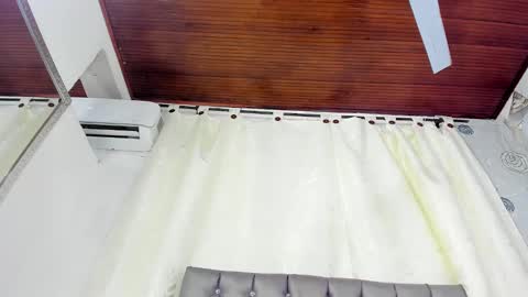 Luna Eva online show from 03.04.25