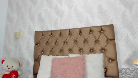 Luna Eva online show from 09.13.25