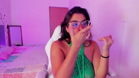 Snapshot of luna_jonnes1 chatting on 04.02.26 Luna online show from 04.02.26