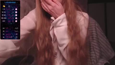 Snapshot of luna_loveisgood chatting on 09.18.25 Luna online show from 09.18.25