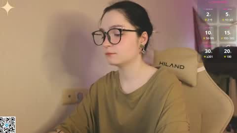 Snapshot of luna_moon13 chatting on 04.18.26 Luna online show from 04.18.26