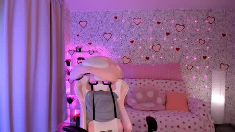 Lina  online show from 02.14.25