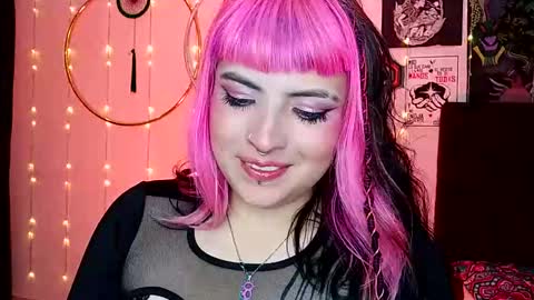 MISS LUNA  online show from 01.25.25