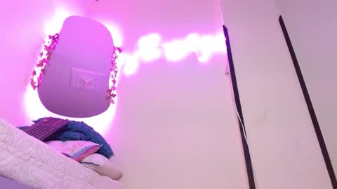 Snapshot of luna_rougets chatting on 03.17.26 Luna Rougets online show from 03.17.26