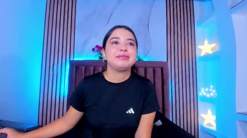 Snapshot of luna_sweeett_ chatting on 10.21.25 Luna online show from 10.21.25