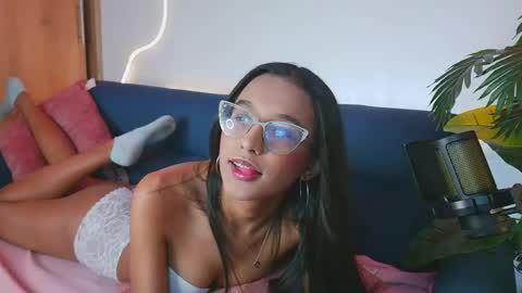 Snapshot of luna_valen chatting on 05.29.26 luna_valen online show from 05.29.26