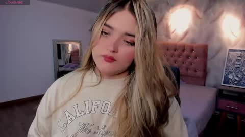 Snapshot of luna_volk chatting on 04.25.26 Luna online show from 04.25.26