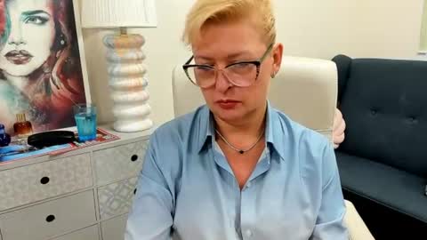 L u n a online show from 07.18.26
