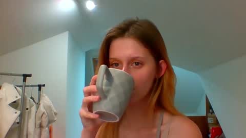 Snapshot of luna_xsensual chatting on 12.02.24 L U N A online show from 12.02.24